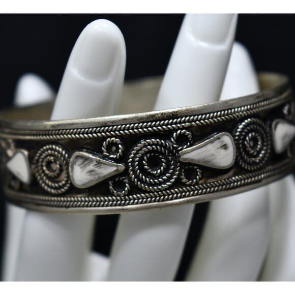 Vintage Silver Tone Wide Bangle, White Enamel, 1970s - Picture 3 of 10